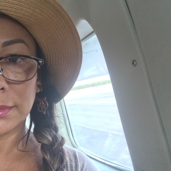 Meet your Posher, Lani - Picture 1 of 1